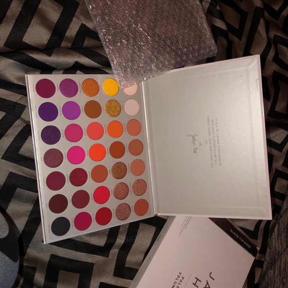 Jaclyn Hill volume two pallet - Picture 2 of 3